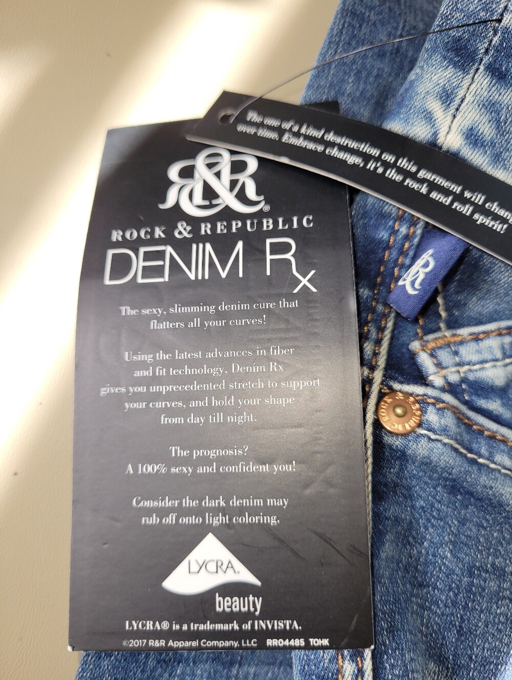 NWT - Rock & Republic Size 8 - Pull On Legging in Faded Blue Denim. - Picture 8 of 8